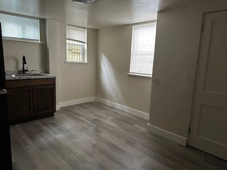 1936 Walnut St #4 — Photo 3
