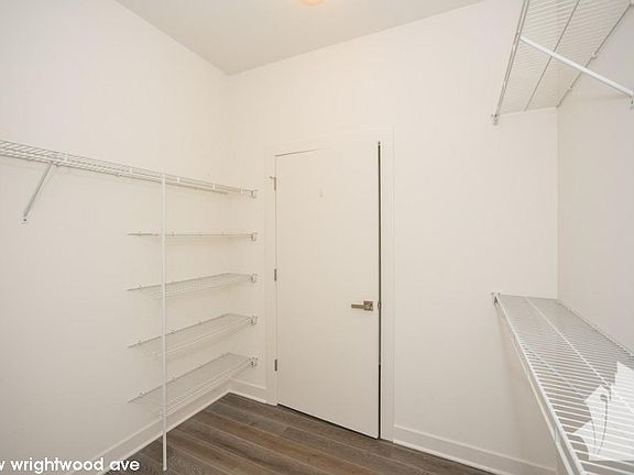 5th image of 625 W Wrightwood Ave #224