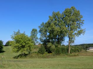5165 Cedar Pointe Dr, West Bend, WI 53095