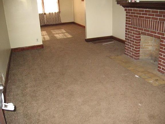 2nd image of 977 Seymour Ave