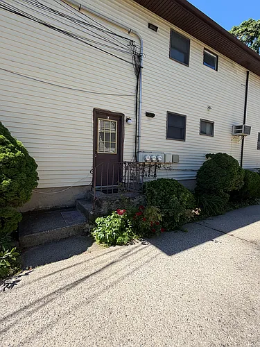 1978 Bellmore Ave #C Photo 1 1978 Bellmore Ave #C Photo 1