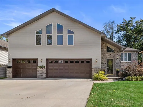 8827 32nd AVENUE, Kenosha, WI 53142