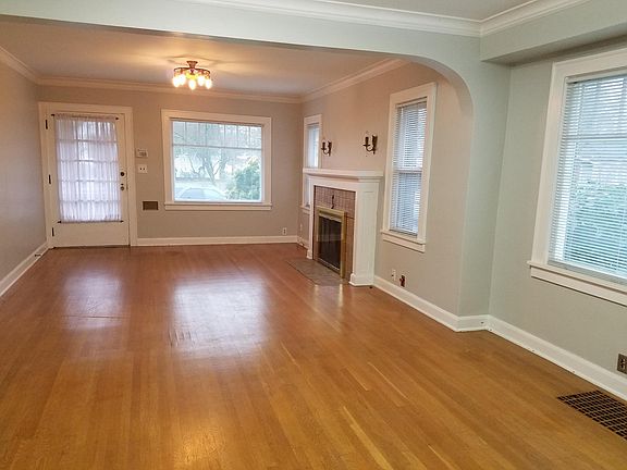 Living room/dining room