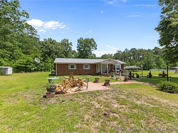 231 Dogwood Dr, Parkton, NC 28371