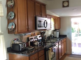 26 Holliston Ave, Portsmouth, RI 02871