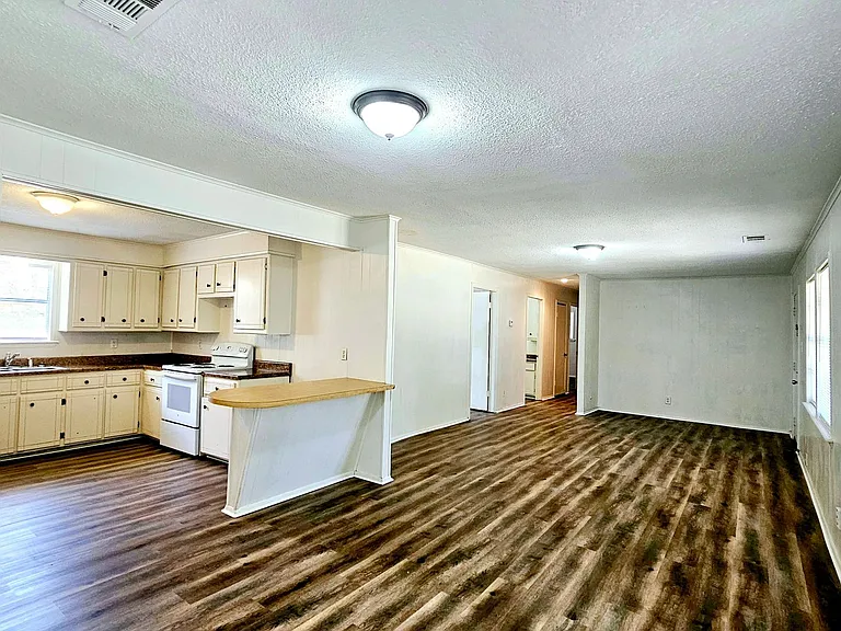 4415 County Road 1152 — Photo 3