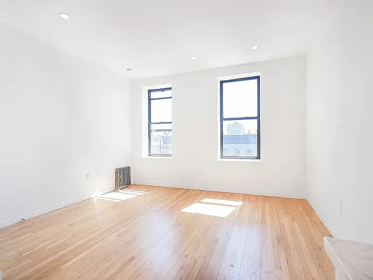 623 Halsey St #3 — Photo 2