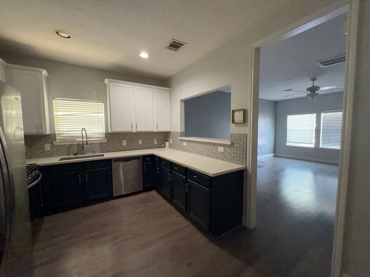 1828 Fletcher St - Ask about our No Cash Security Deposit Option — Photo 3
