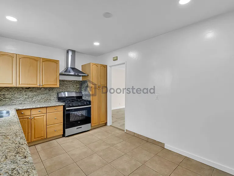 16306 S Denver Ave — Photo 10