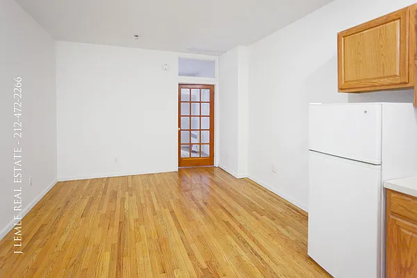 Rented by J. Lemle Real Estate | media 22