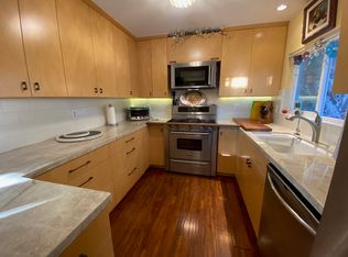 2222 Canyon Dr, Costa Mesa, CA 92627