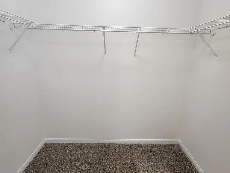 Castlewood Apartments - Huntsville, AL — Photo 16