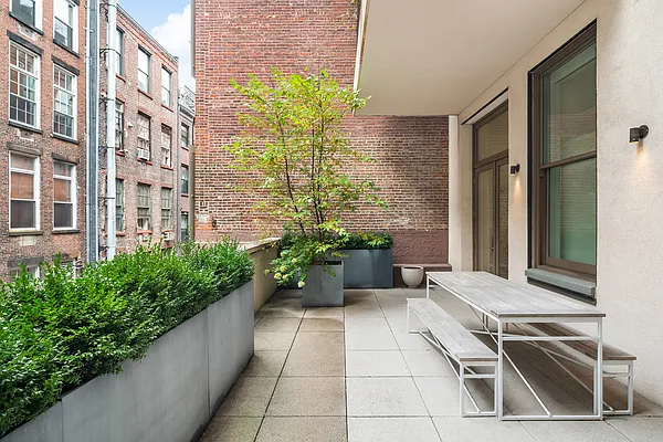 Rented by Coleman Real Estate Group | media 29