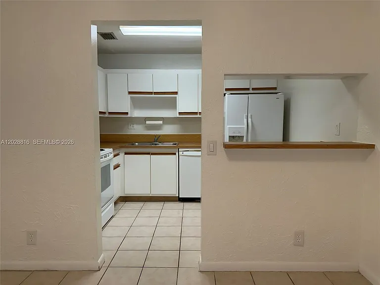 10441 Mahogany Key Cir #106 — Photo 5