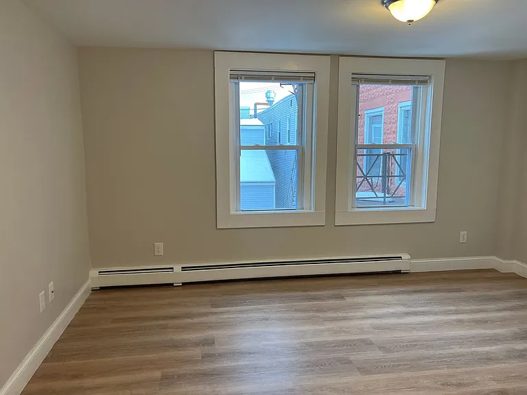 39 Franklin St — Photo 2