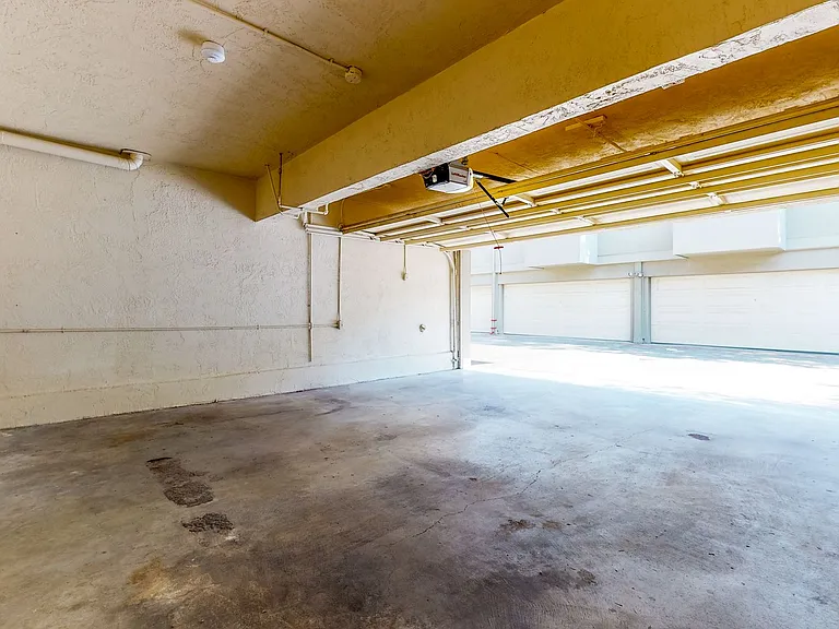 8045 Beverly Dr — Photo 10