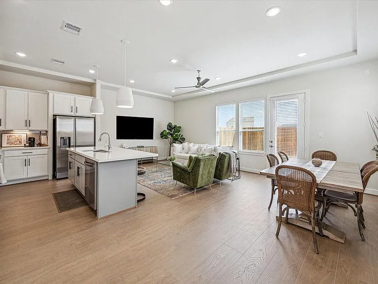 1508 Colonial Gorge Dr — Photo 4
