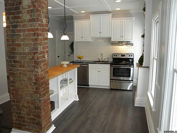 5th image of 18 Amity St