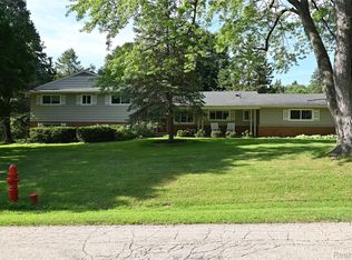 917 S Reading Rd, Bloomfield Hills, MI 48304