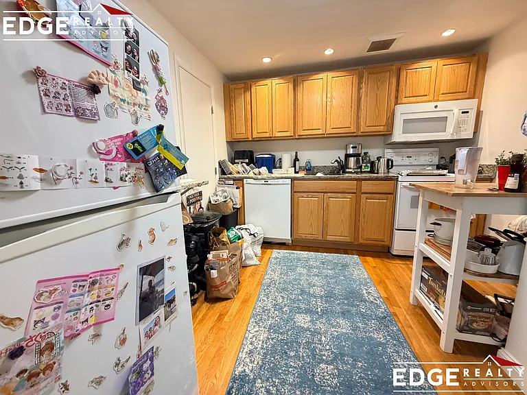 15 Euston Rd #12B — Photo 1