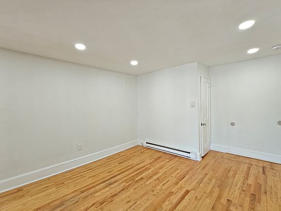 3rd image of 1001 Andrews Ave #22