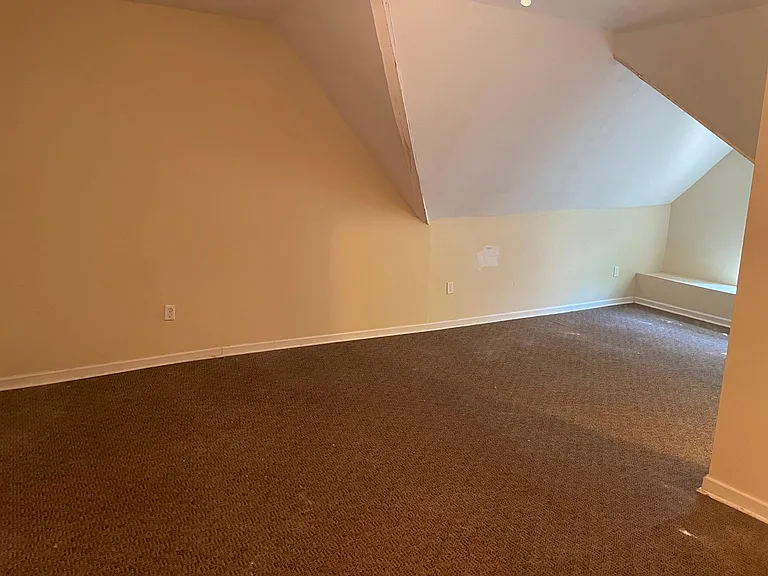 2103 Linden Ave #E — Photo 9