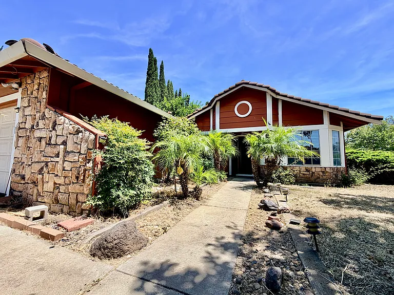 3400 Crowley Ct — Photo 3