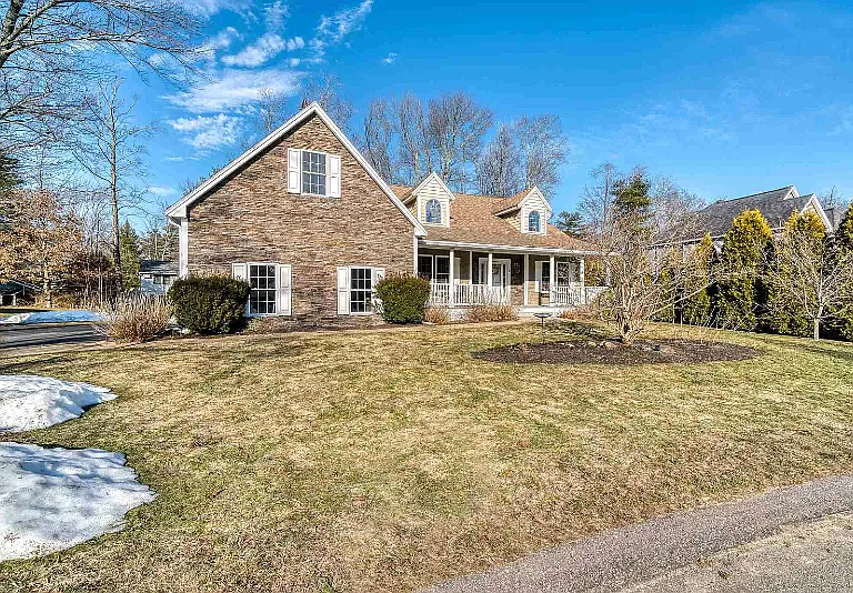 3 Katie Ln — Photo 1