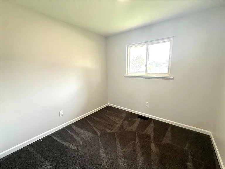 28476 Marquette St — Photo 5