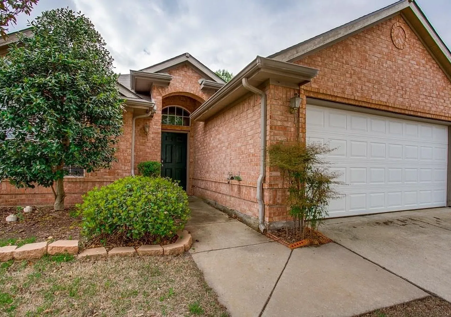 Charming Open-Concept McKinney Home Zoned for Award-Winning Prosper ISD with a Spacious Private B... — Photo 3