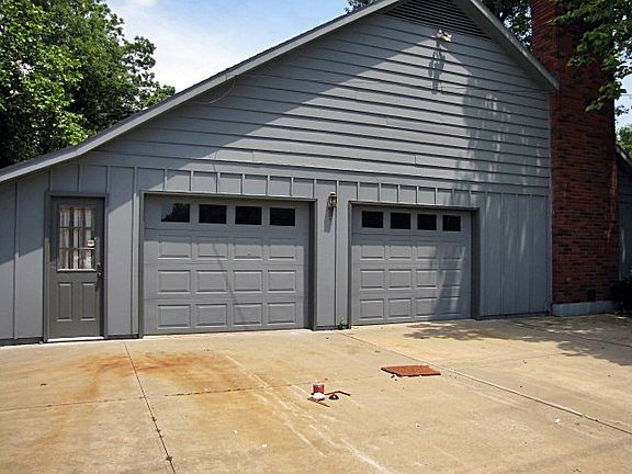 2nd image of 2406 S Homer St