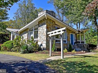 7012 Loch Lomond Dr, Bethesda, MD 20817