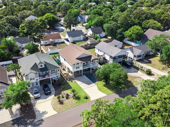 131 NE 15th Street, Oak Island, NC 28465