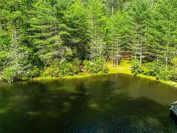 2nd image of 7 Crestwood Road