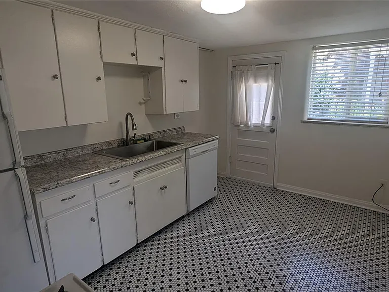 4620 W Hayward Pl — Photo 8