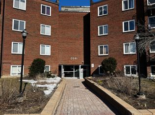 2041 Arrowsmith Dr #201B, Ottawa, ON K1J 7V7