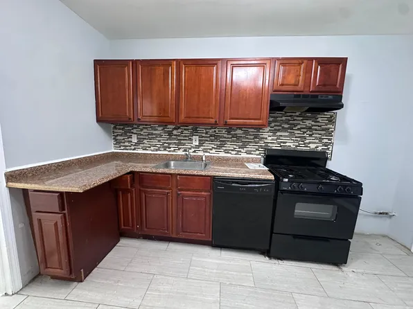 112 Greenville Ave #2E, Jersey City, NJ 07305