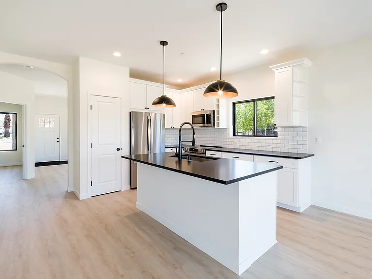 7220 Hanford Ave — Photo 2