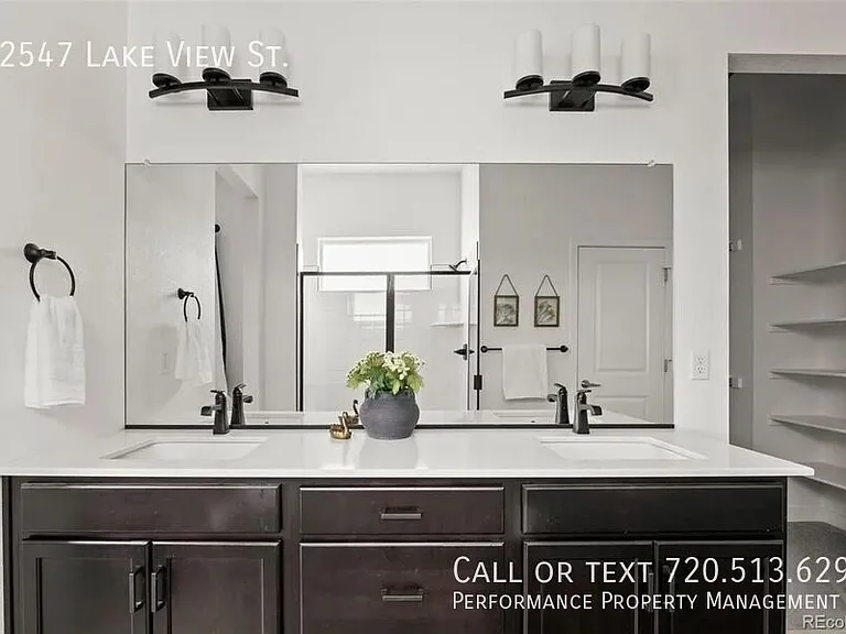 12547 Lake View St — Photo 15