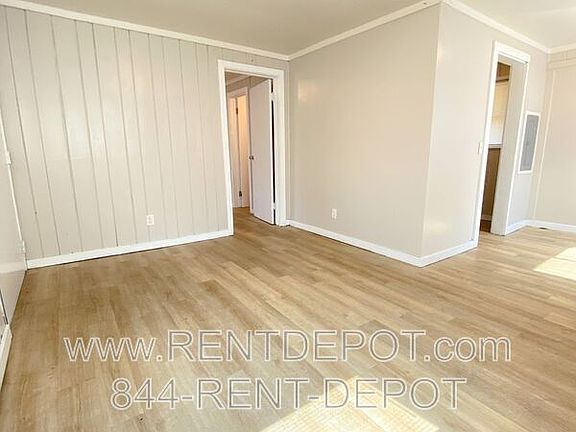 4th image of 1102 Washington Ave APT D