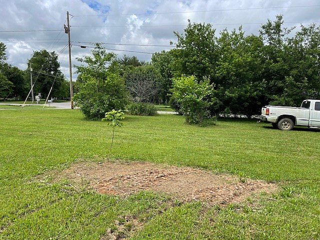2nd image of 80 Cherry Ln
