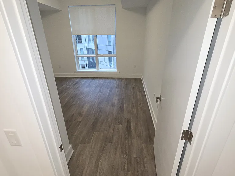 403 7th St #401 — Photo 9
