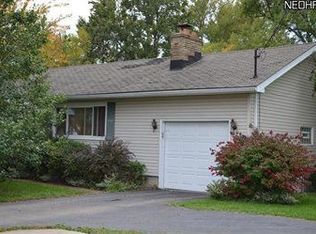 716 Howell St, Sheffield Lake, OH 44054