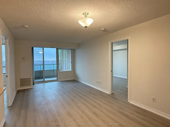 61 Town Centre Ct #1812, Toronto, ON M1P 5C5