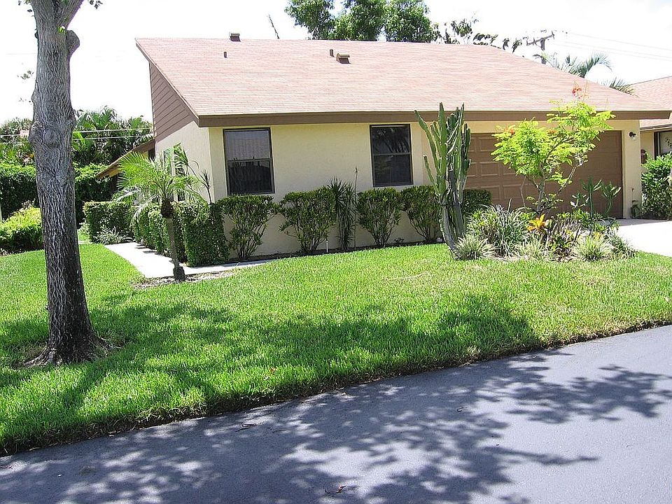 exteior, w 2 car garage