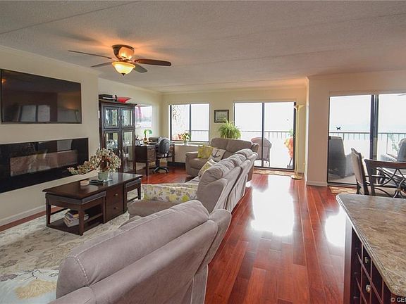 3rd image of 141 Cliffside Dr