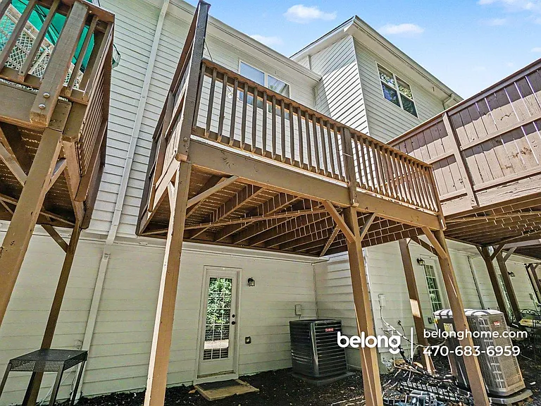1429 Liberty Pkwy NW — Photo 3