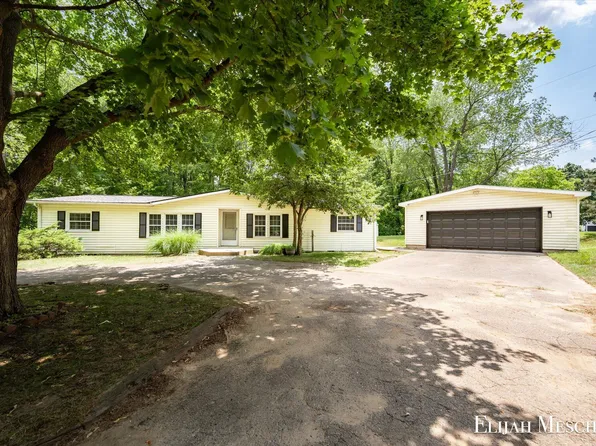 5390 14 Mile Rd NE, Rockford, MI 49341