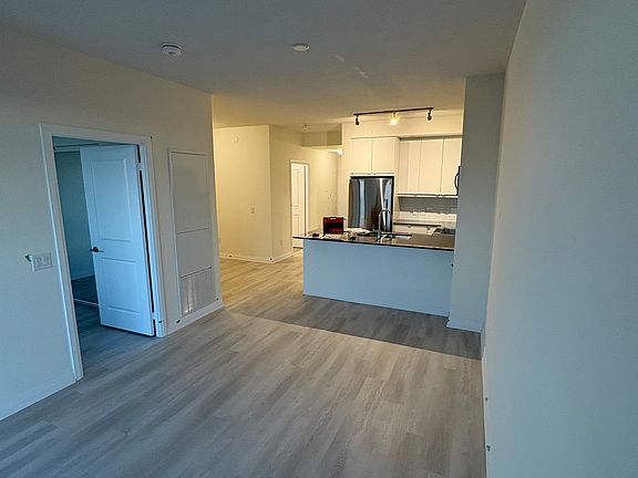 5th image of 3270 Sheppard Ave E #1428