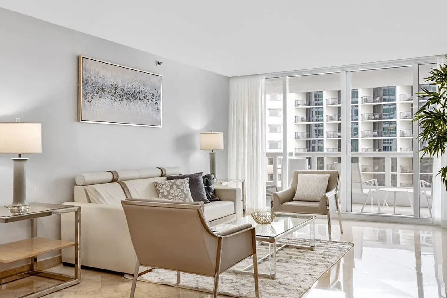 1 bed, 1.0 bath, 1087 sqft, $4,432 — Photo 4